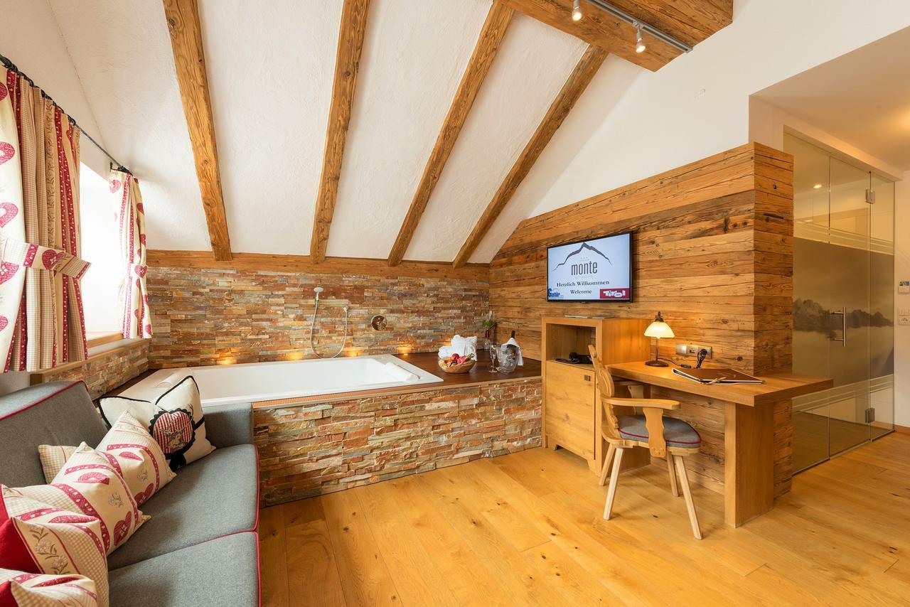 Alpinhotel Monte Superior - Silvretta Card Premium Betrieb Galtuer Luaran gambar
